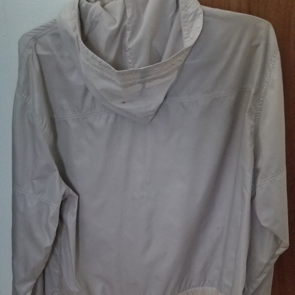 Lacoste Hoodie Windbreaker Jacket (Pullover) - Picture 2 of 7